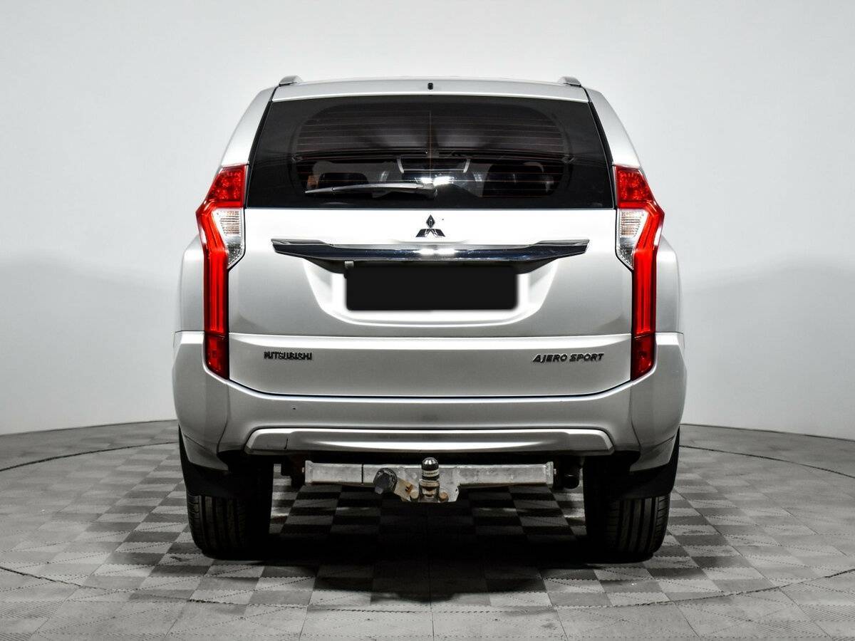 Mitsubishi Pajero Sport 2018 года с пробегом. Фото: #4