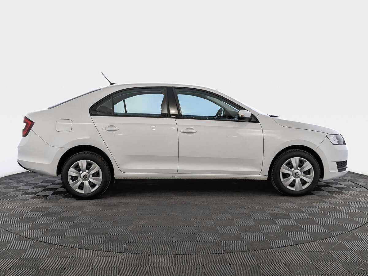 Skoda Rapid 2018 года с пробегом. Фото: #3
