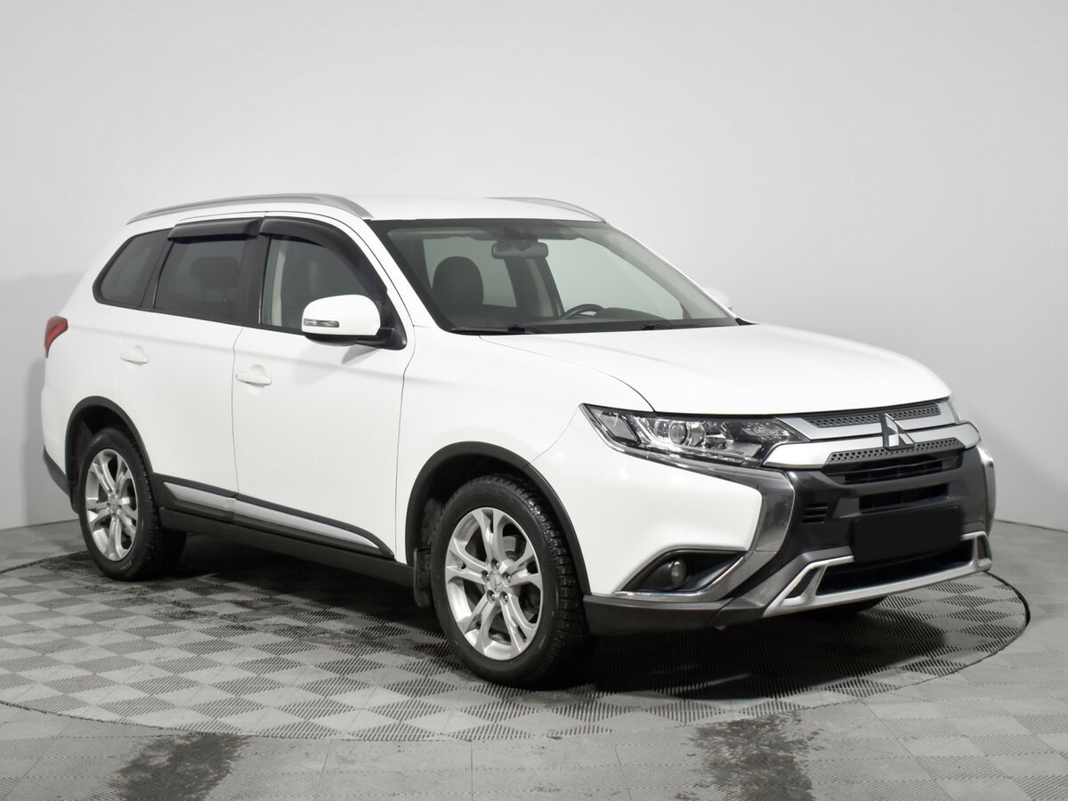 Mitsubishi Outlander 2020 года с пробегом. Фото: #2