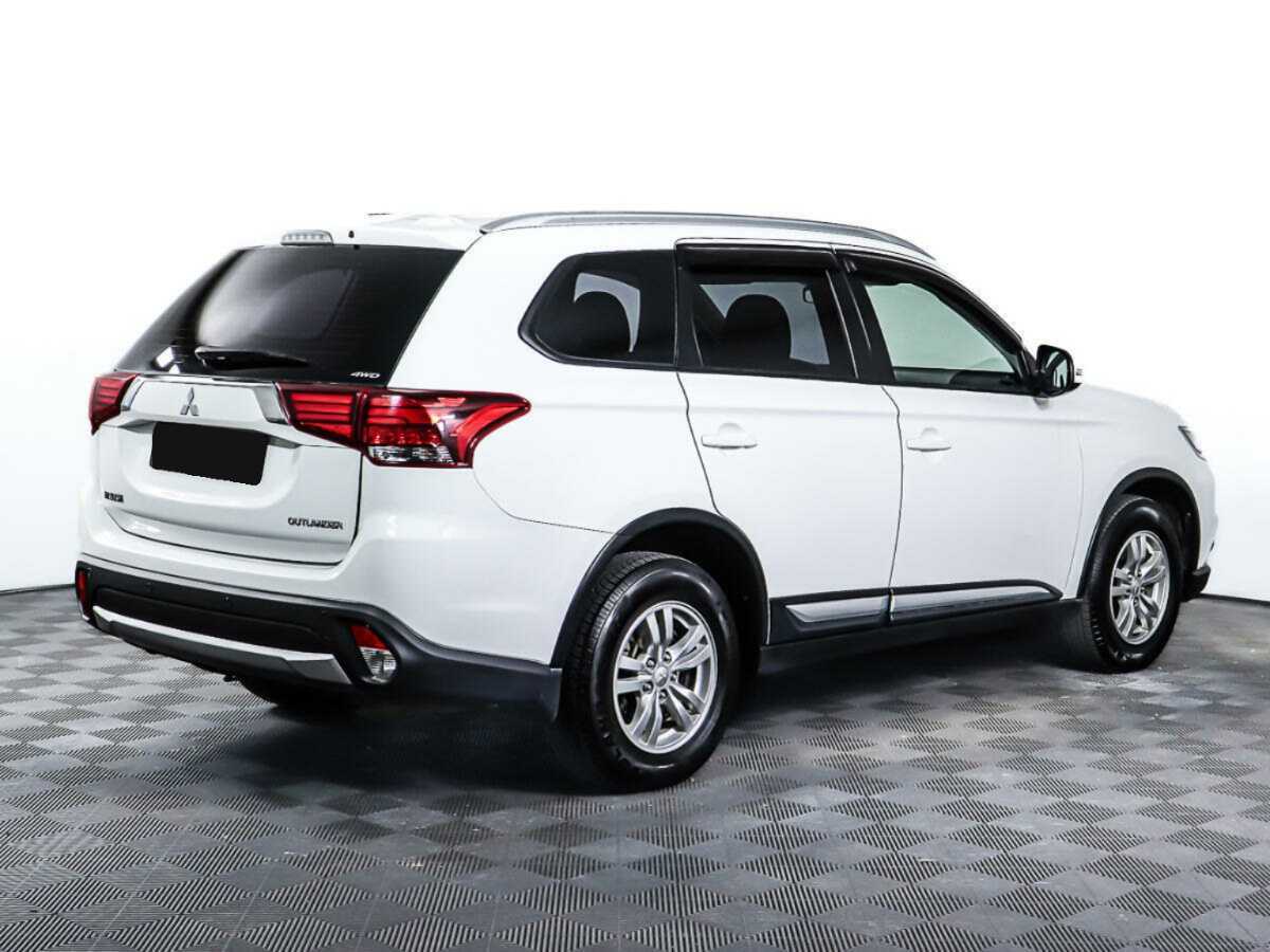 Mitsubishi Outlander 2018 года с пробегом. Фото: #4
