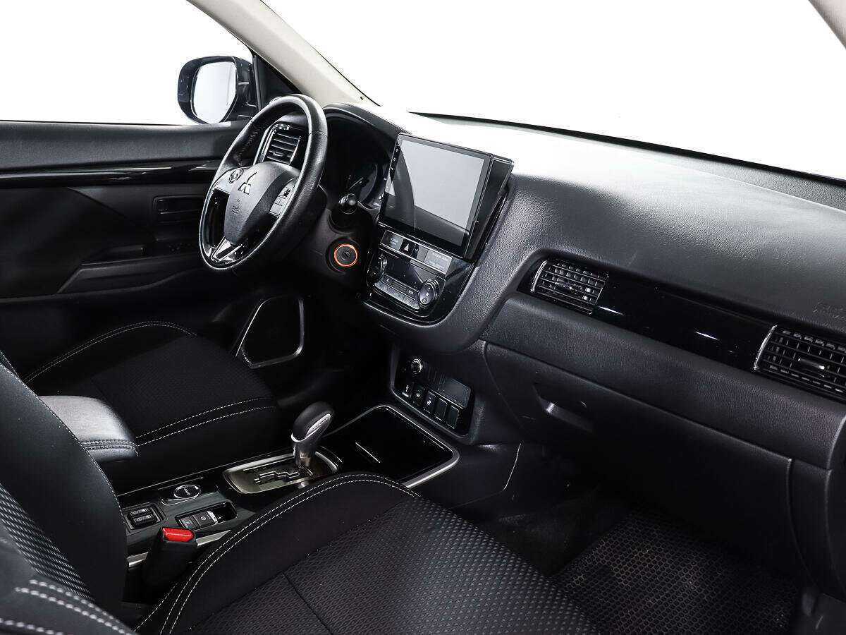 Mitsubishi Outlander 2018 года с пробегом. Фото: #8