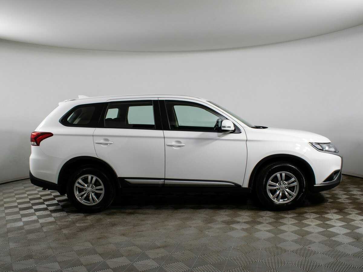 Mitsubishi Outlander 2020 года с пробегом. Фото: #3
