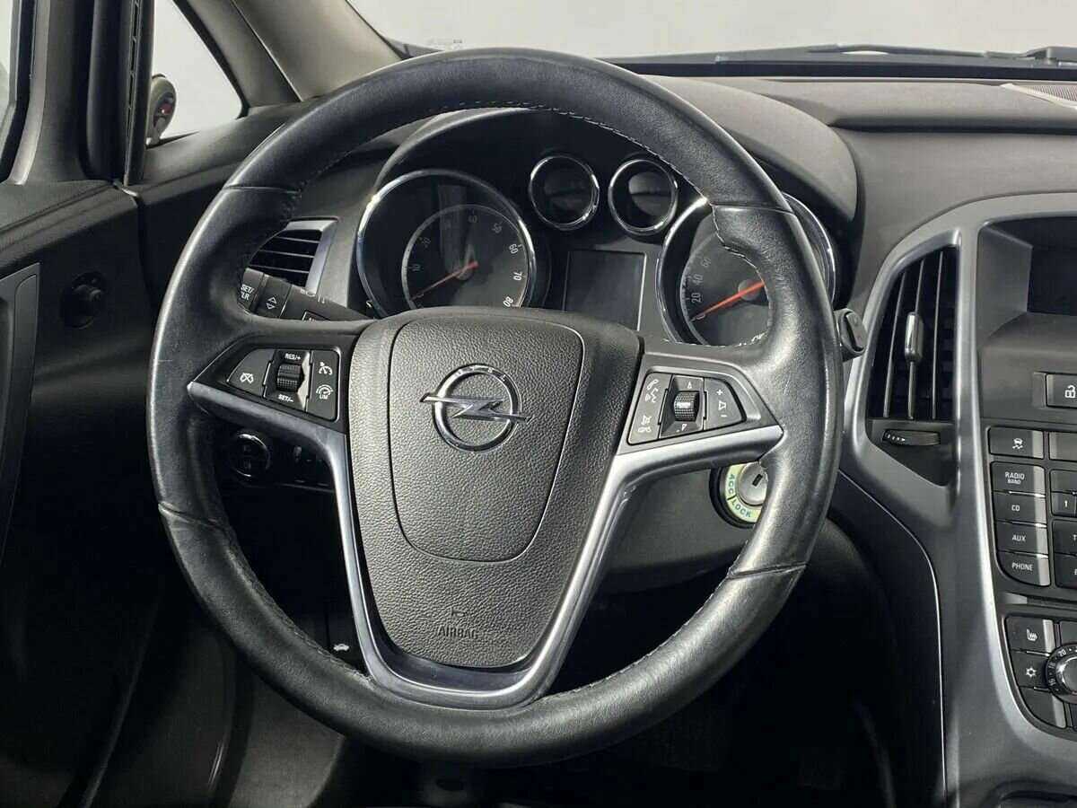 Opel Astra 2012 года с пробегом. Фото: #9