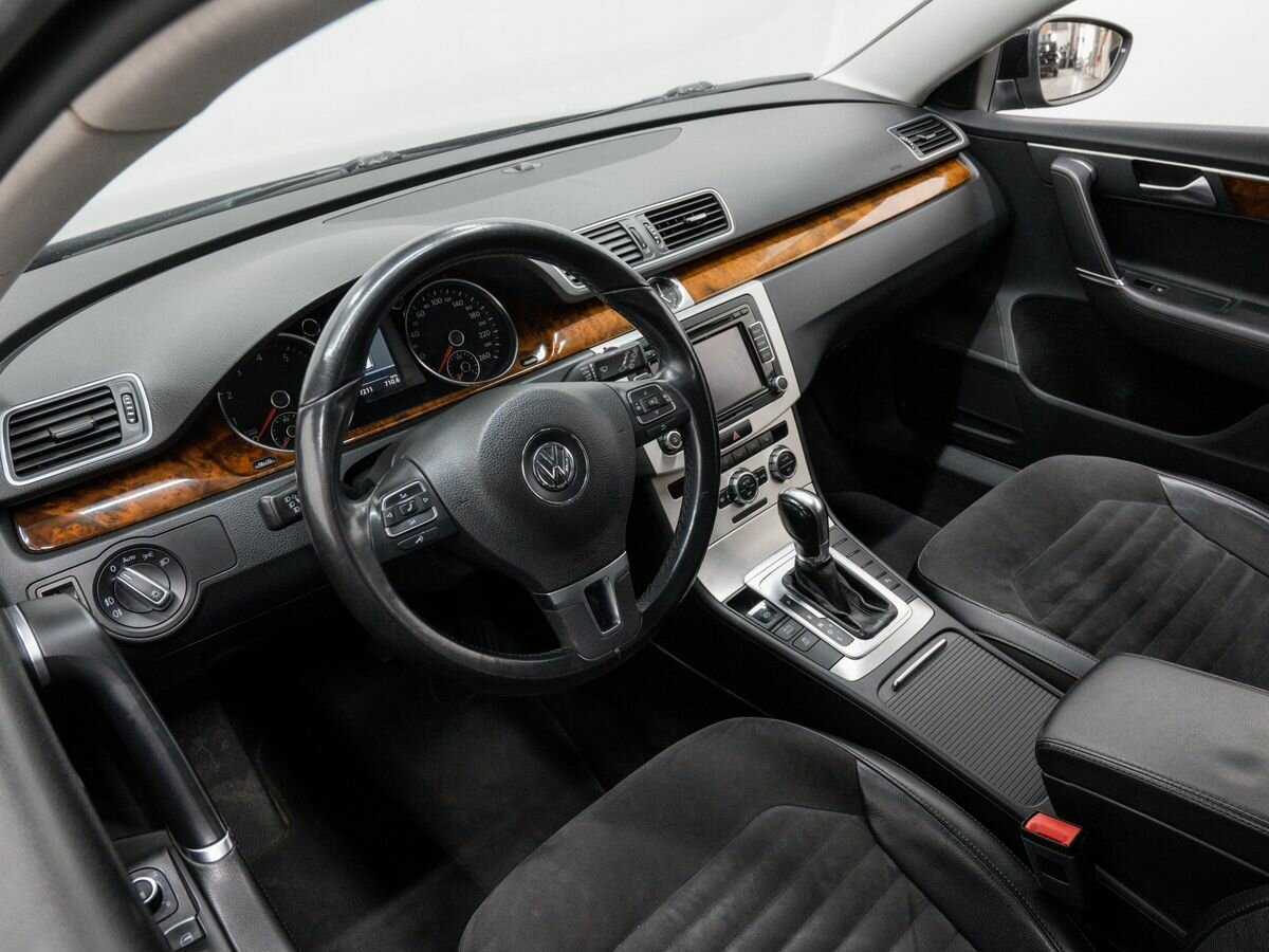 Volkswagen Passat 2012 года с пробегом. Фото: #12
