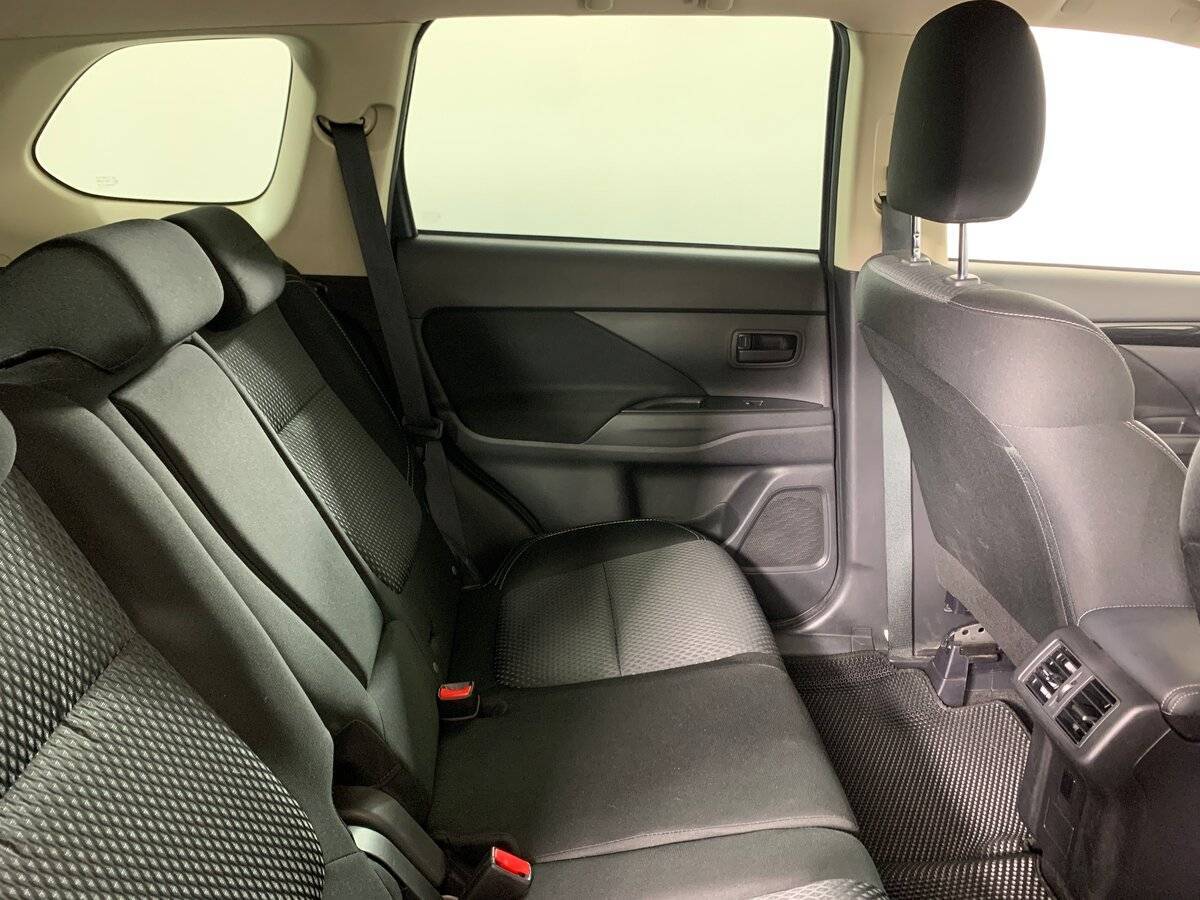 Mitsubishi Outlander 2019 года с пробегом. Фото: #16