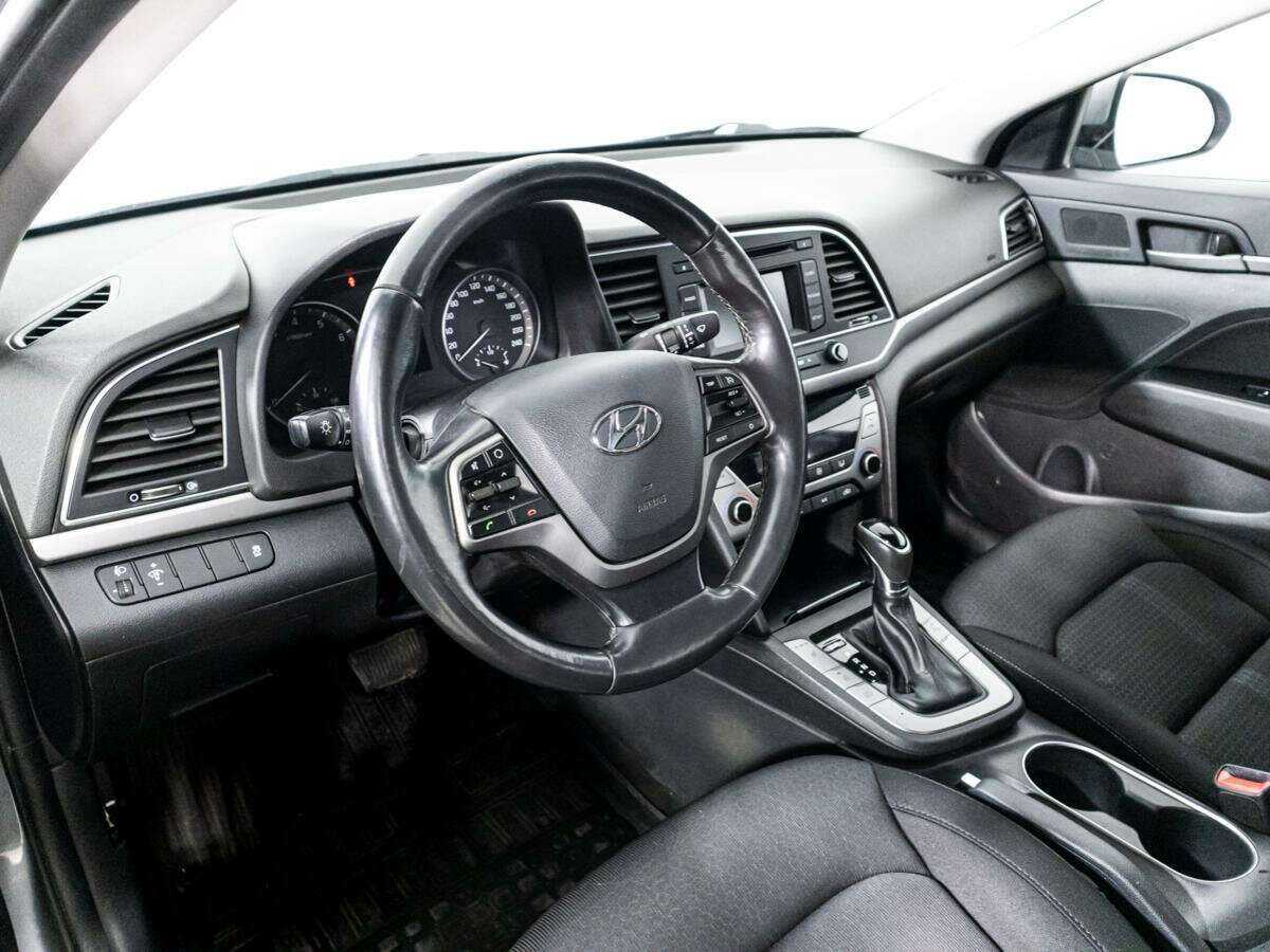 Hyundai Elantra 2018 года с пробегом. Фото: #10