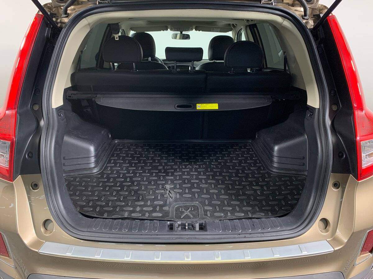 Geely Emgrand X7 2020 года с пробегом. Фото: #18