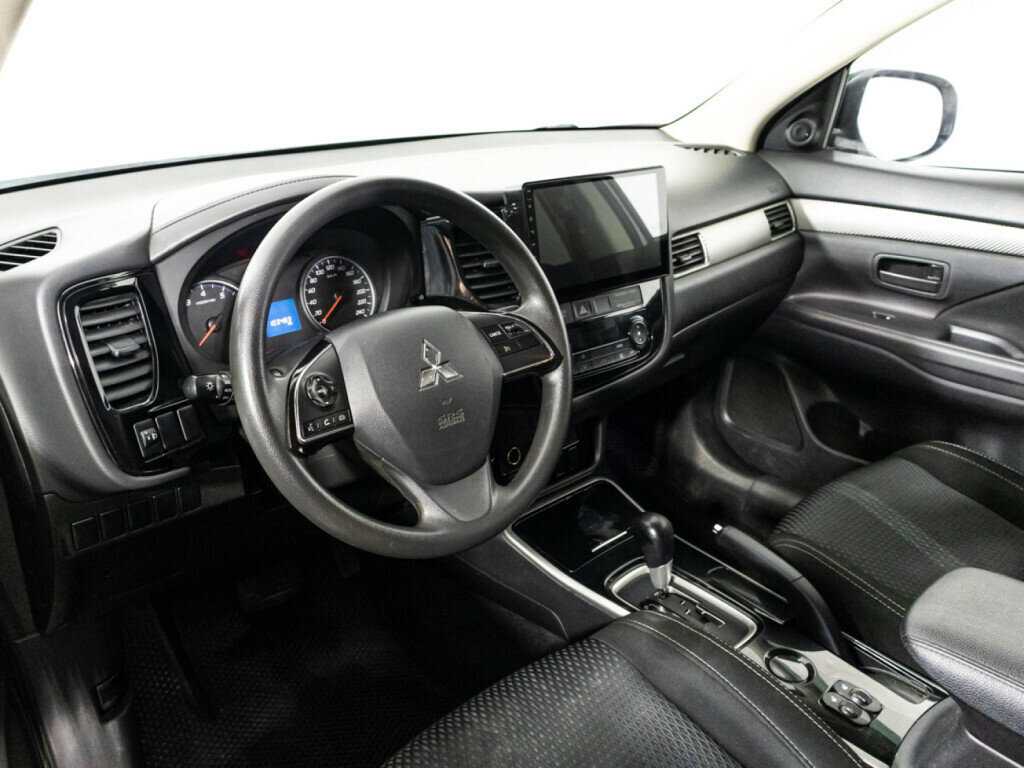 Mitsubishi Outlander 2018 года с пробегом. Фото: #10