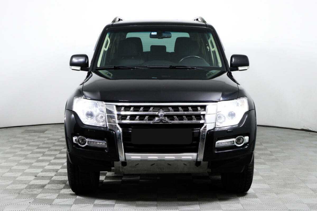 Mitsubishi Pajero 2018 года с пробегом. Фото: #1