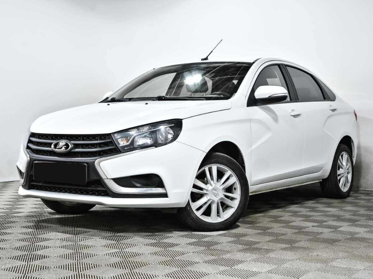Lada (ВАЗ) Vesta 2018 года с пробегом. Посмотреть фото