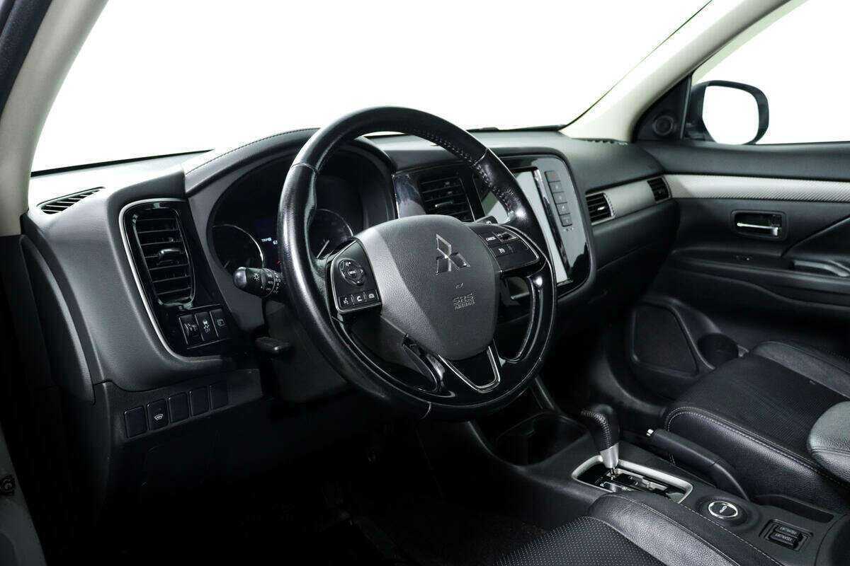 Mitsubishi Outlander 2015 года с пробегом. Фото: #12
