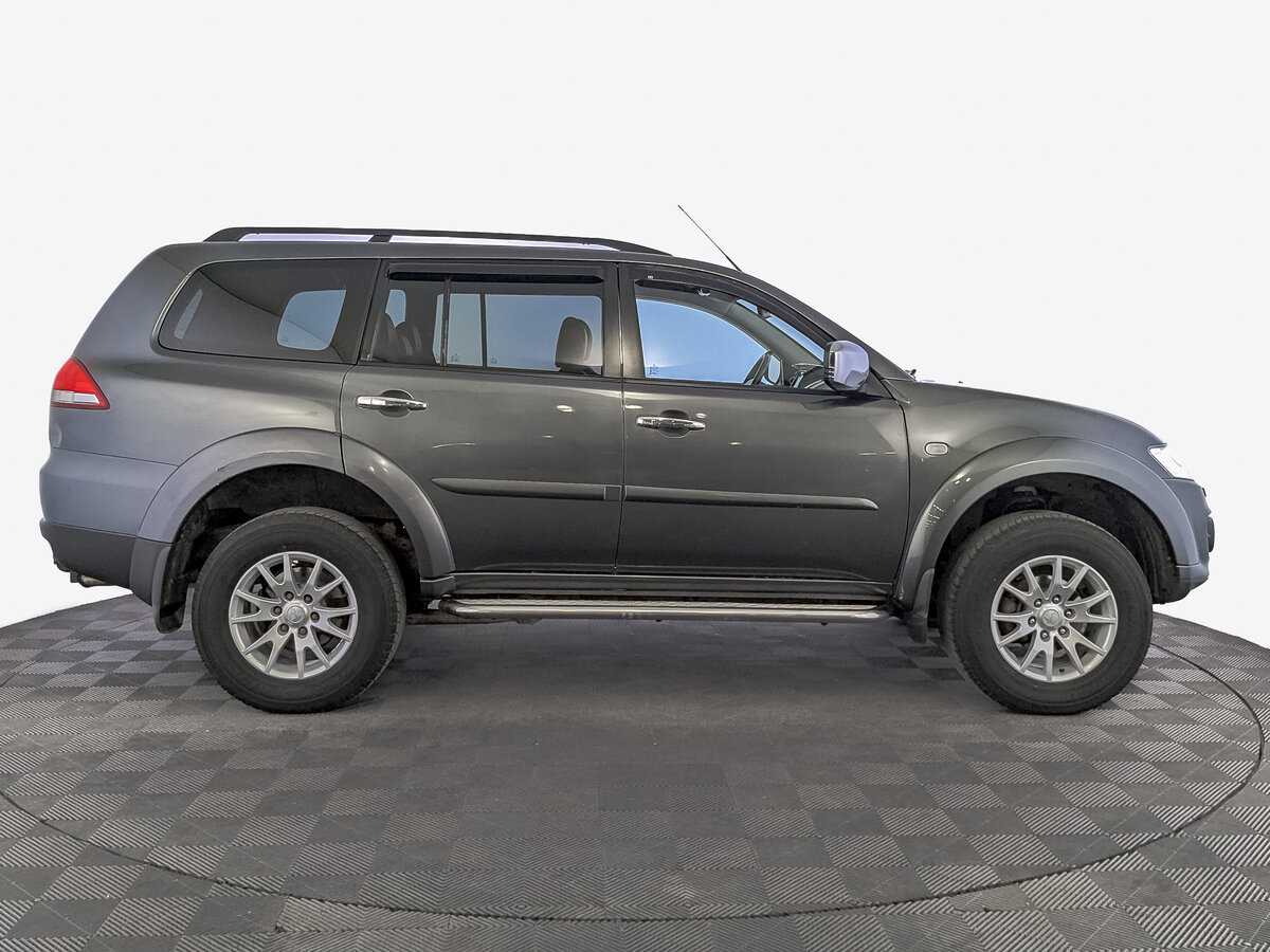Mitsubishi Pajero Sport 2013 года с пробегом. Фото: #3