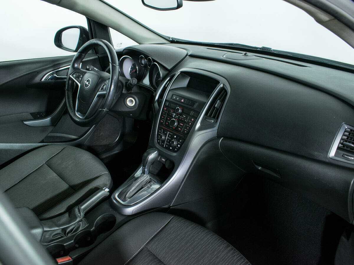 Opel Astra 2014 года с пробегом. Фото: #8