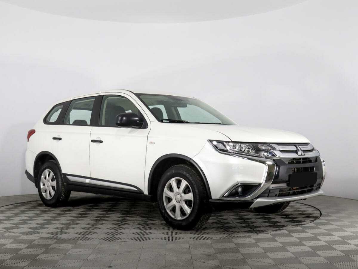 Mitsubishi Outlander 2018 года с пробегом. Фото: #2
