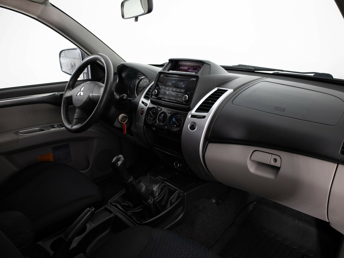 Mitsubishi Pajero Sport 2014 года с пробегом. Фото: #15
