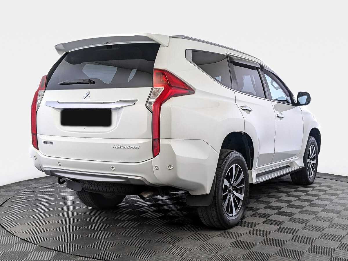 Mitsubishi Pajero Sport 2017 года с пробегом. Фото: #4