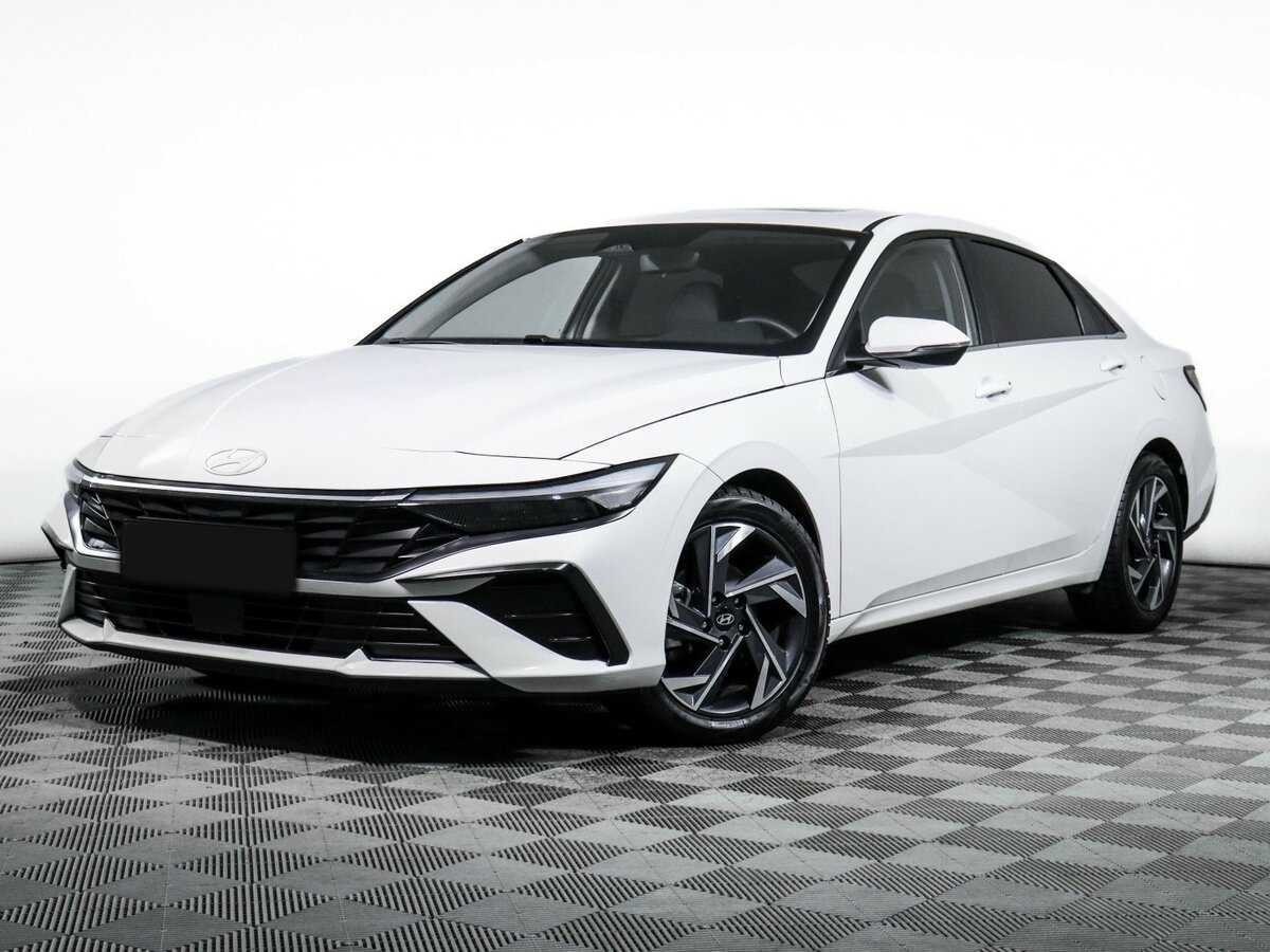 Hyundai Elantra 2023 года с пробегом. Посмотреть фото