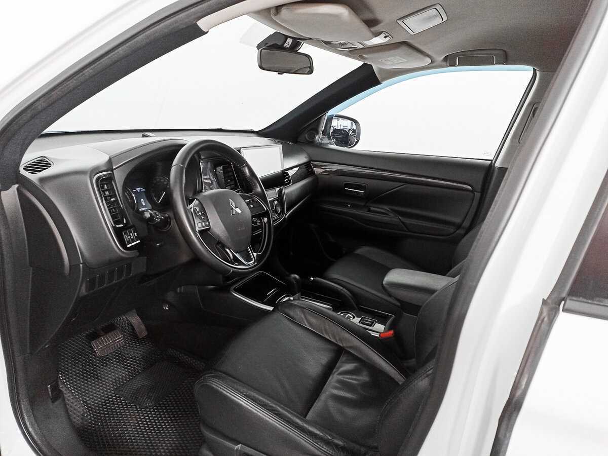 Mitsubishi Outlander 2018 года с пробегом. Фото: #13