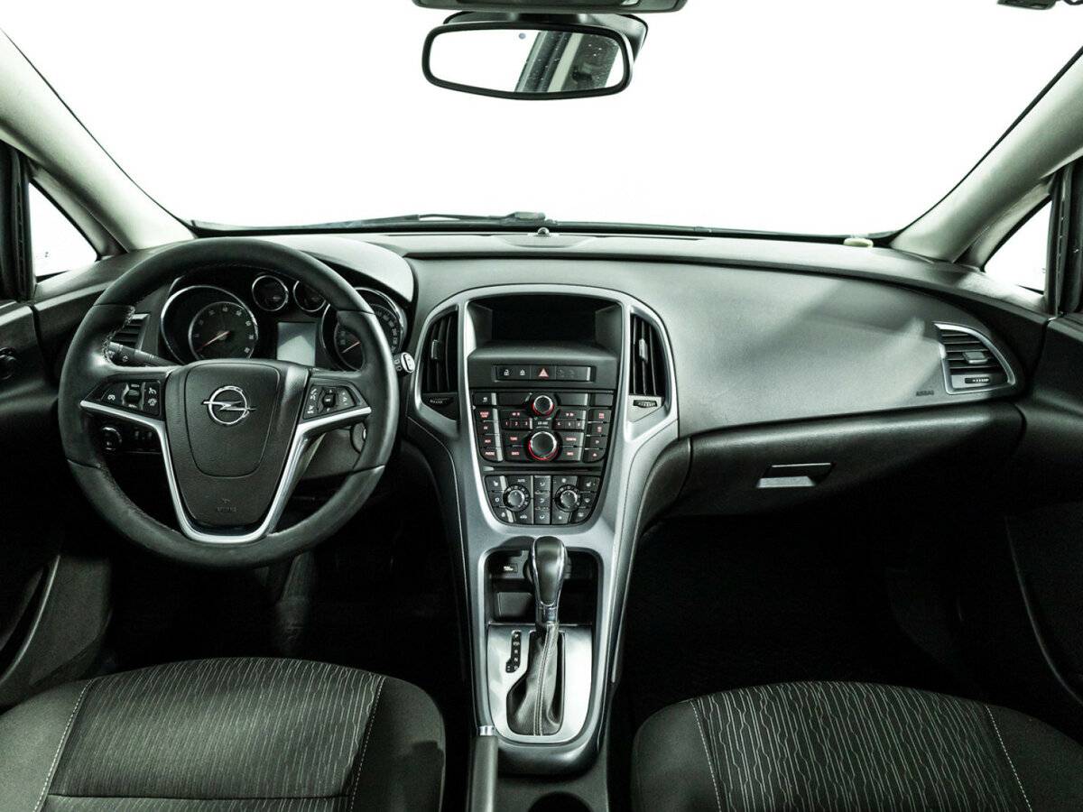 Opel Astra 2013 года с пробегом. Фото: #12