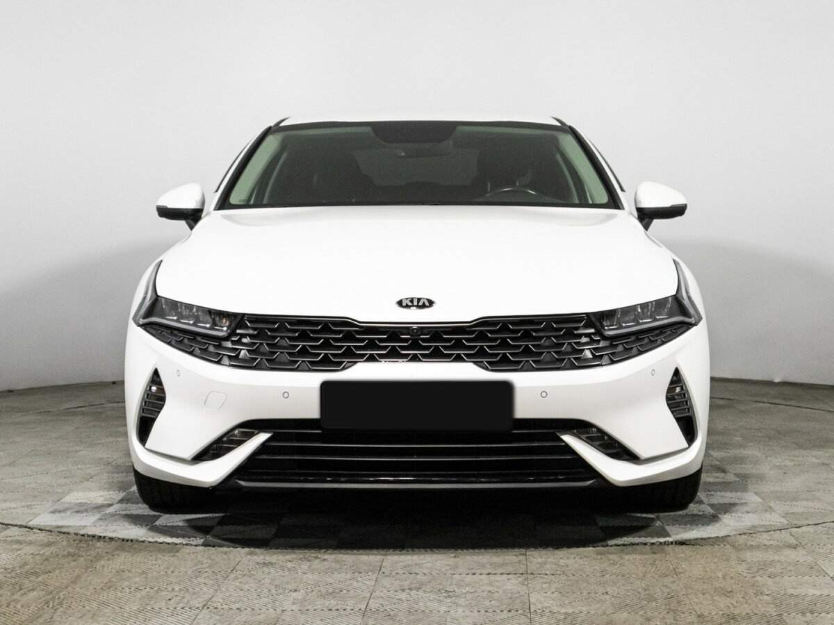 Kia K5 2021 года с пробегом. Фото: #1