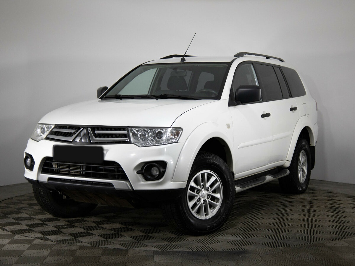 Mitsubishi Pajero Sport 2014 года с пробегом. Посмотреть фото