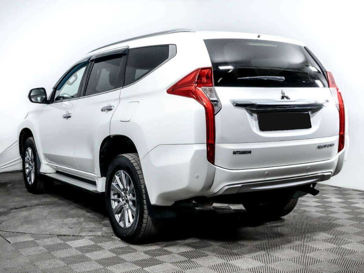 Mitsubishi Pajero Sport 2017 года с пробегом. Фото: #5