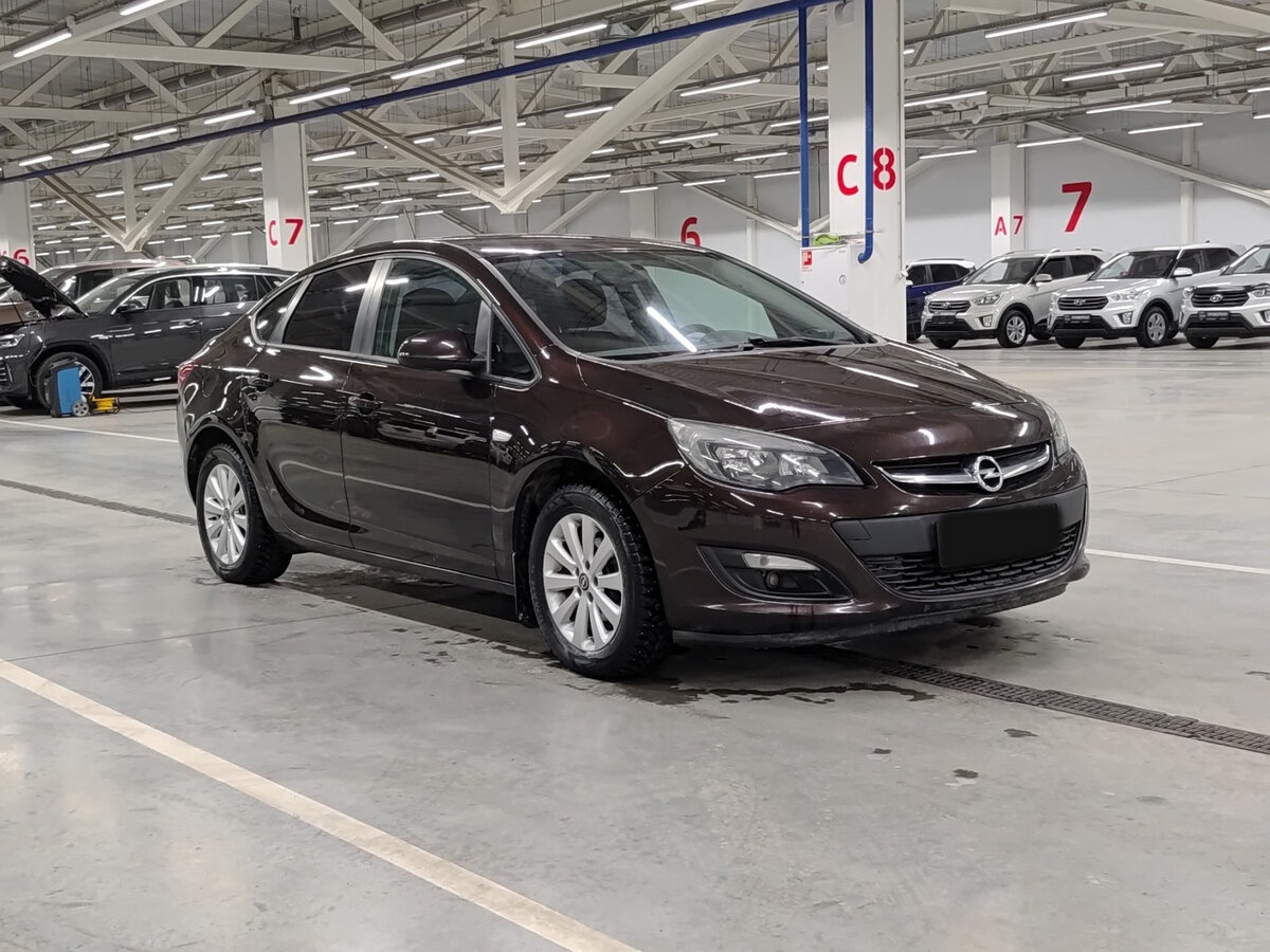 Opel Astra 2014 года с пробегом. Фото: #2