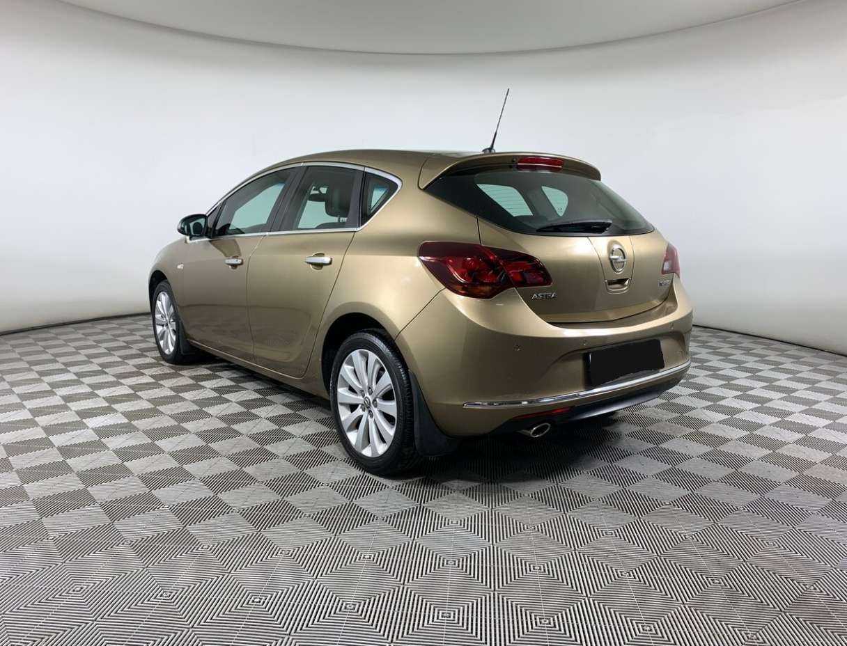 Opel Astra 2012 года с пробегом. Фото: #6