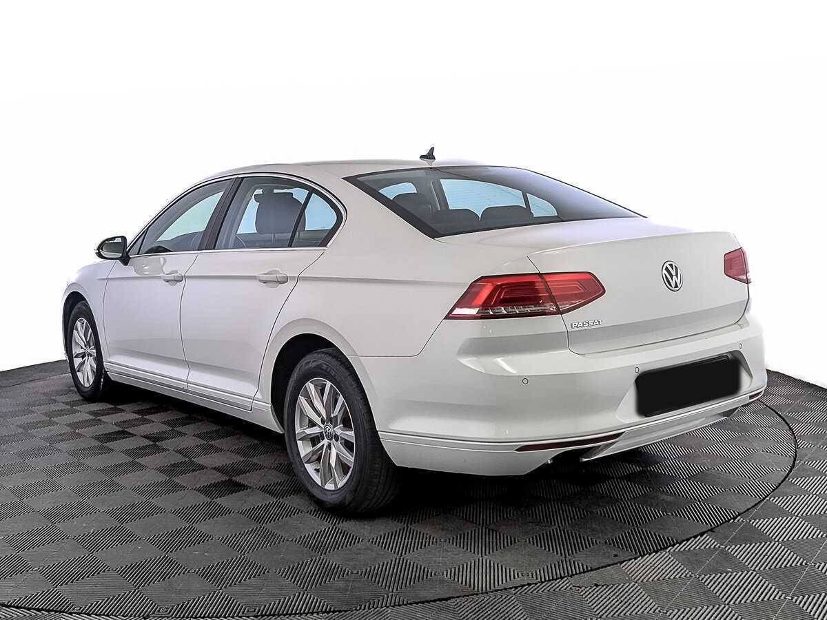 Volkswagen Passat 2019 года с пробегом. Фото: #6