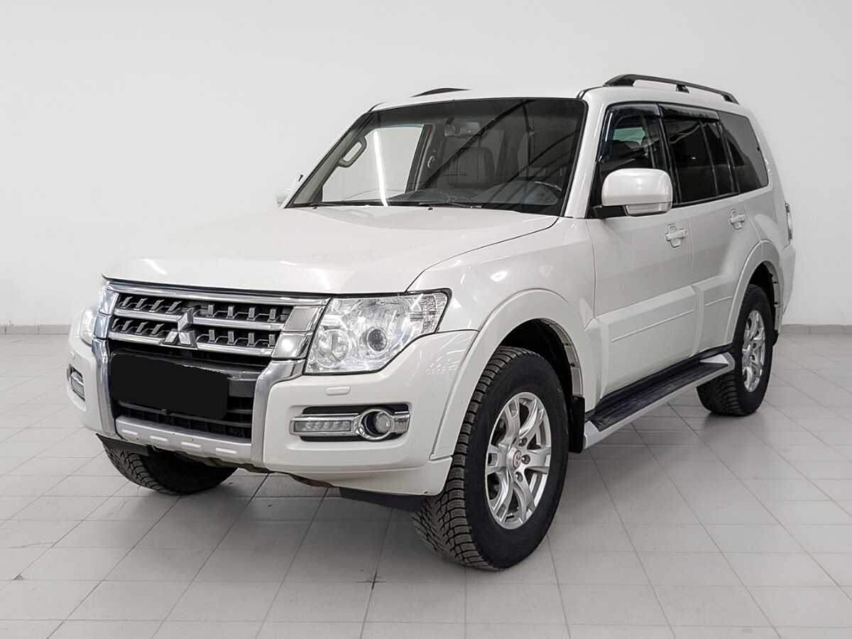 Mitsubishi Pajero 2015 года с пробегом. Посмотреть фото