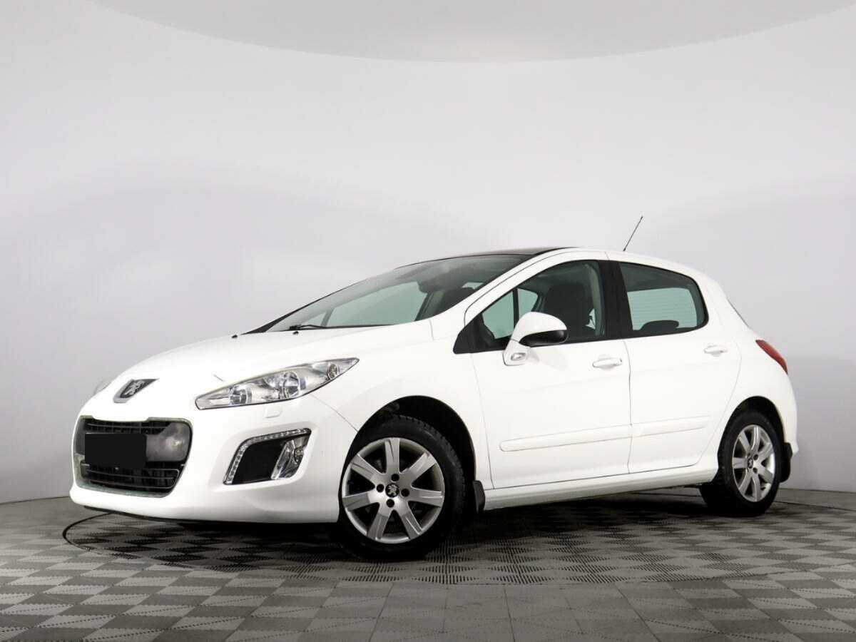 Peugeot 308 2012 года с пробегом. Посмотреть фото