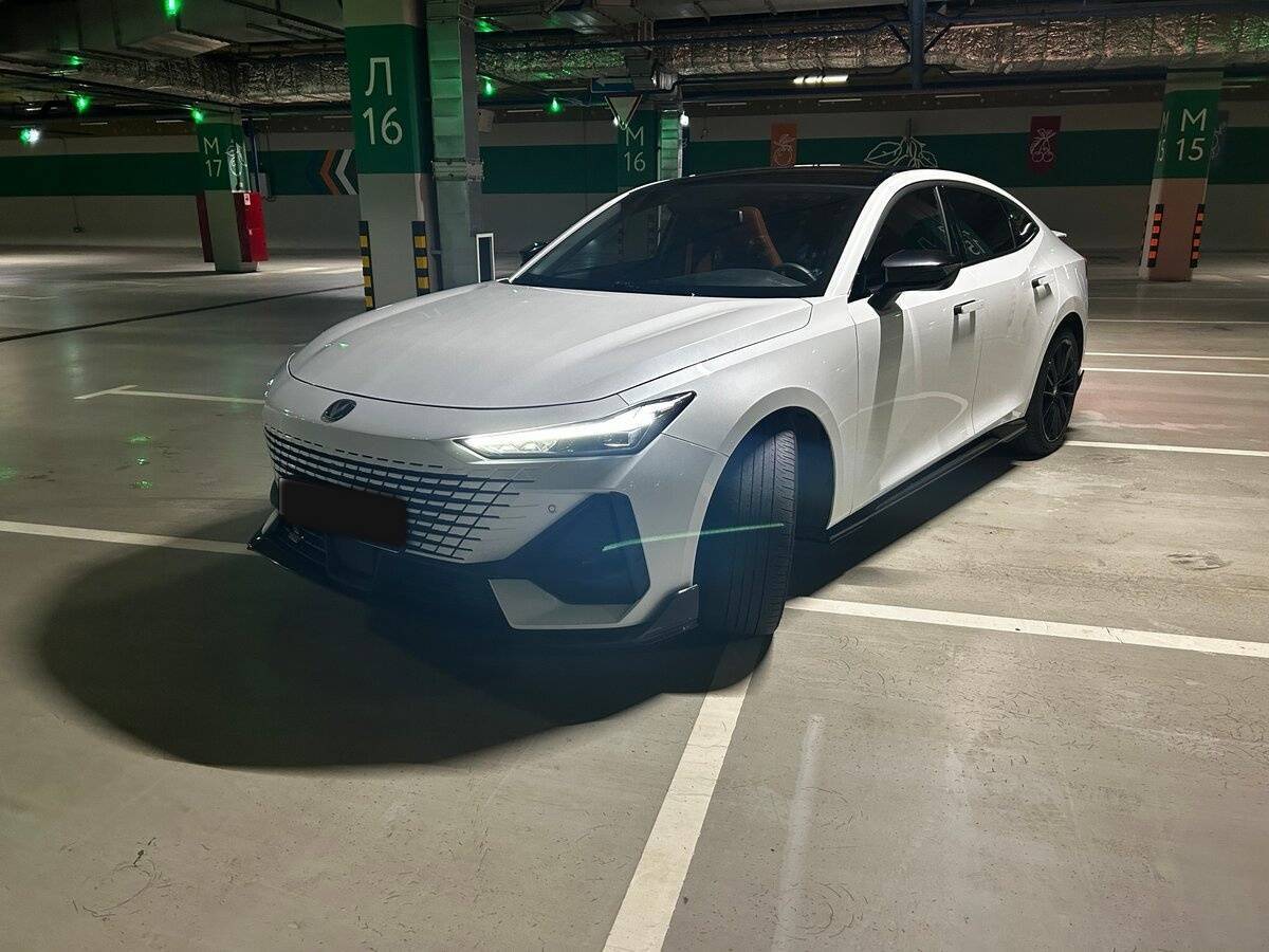 Changan UNI-V 2023 года с пробегом. Посмотреть фото