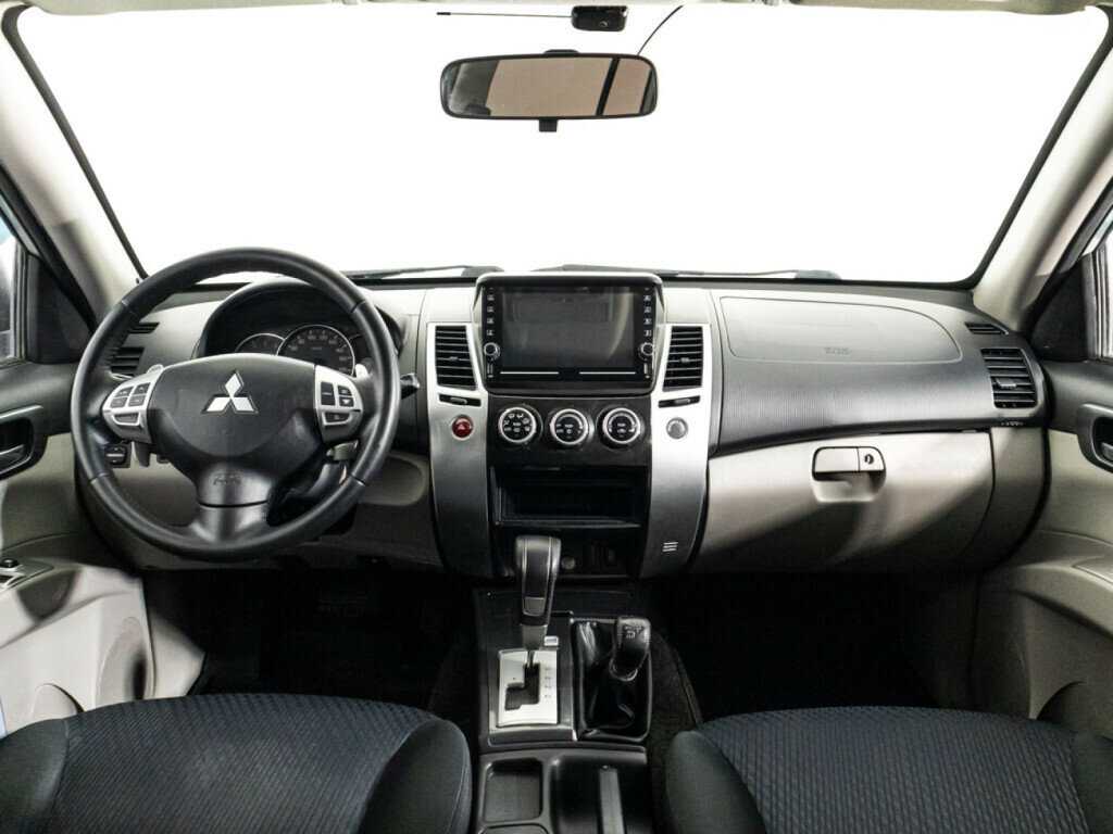 Mitsubishi Pajero Sport 2014 года с пробегом. Фото: #12