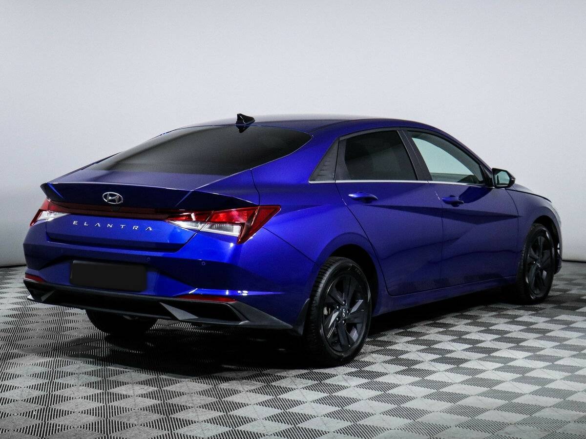 Hyundai Elantra 2021 года с пробегом. Фото: #3