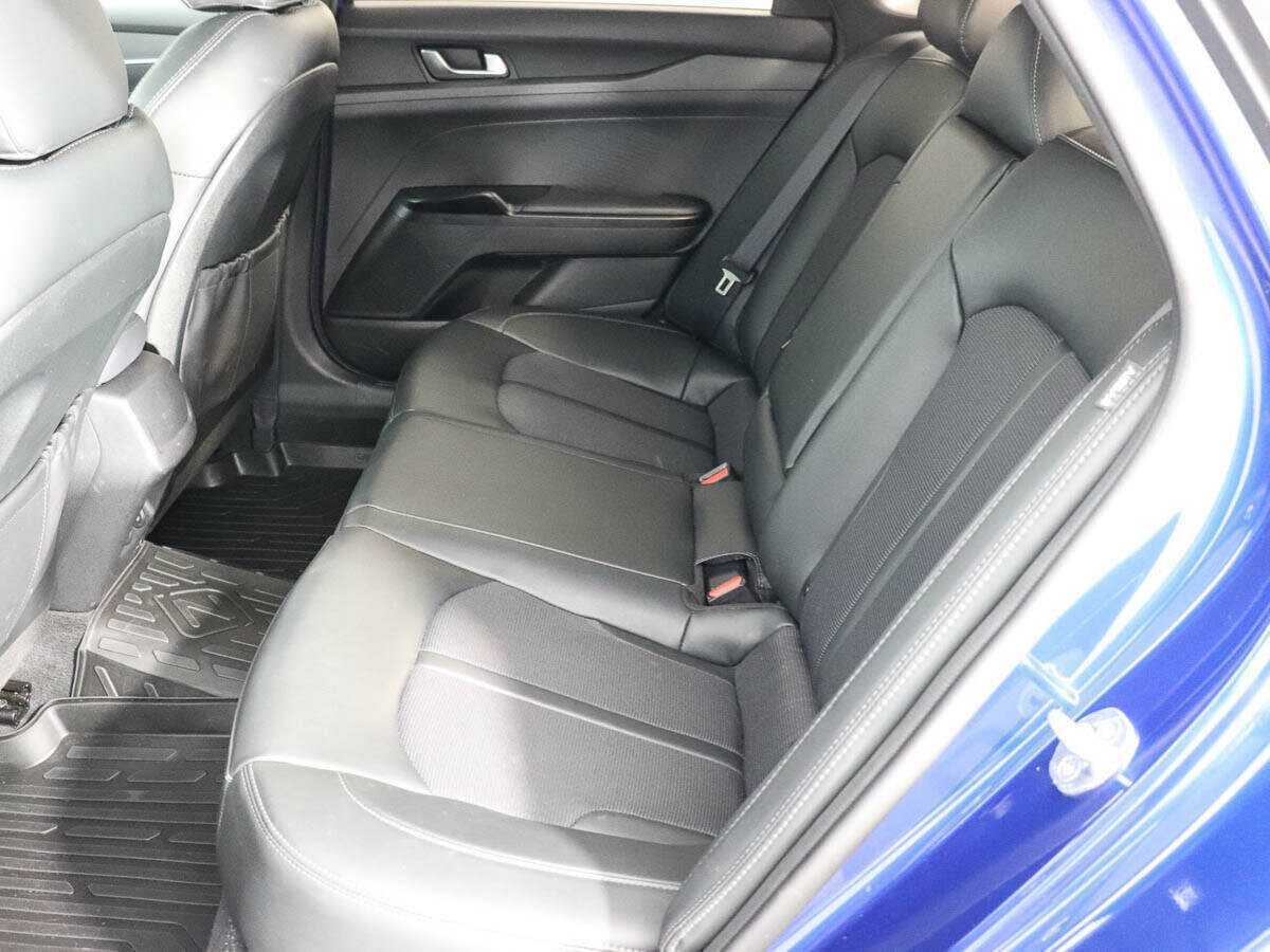 Kia K5 2022 года с пробегом. Фото: #10