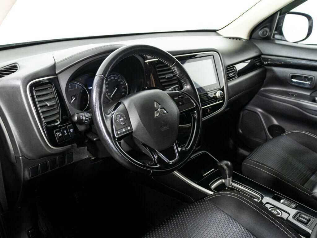Mitsubishi Outlander 2021 года с пробегом. Фото: #10