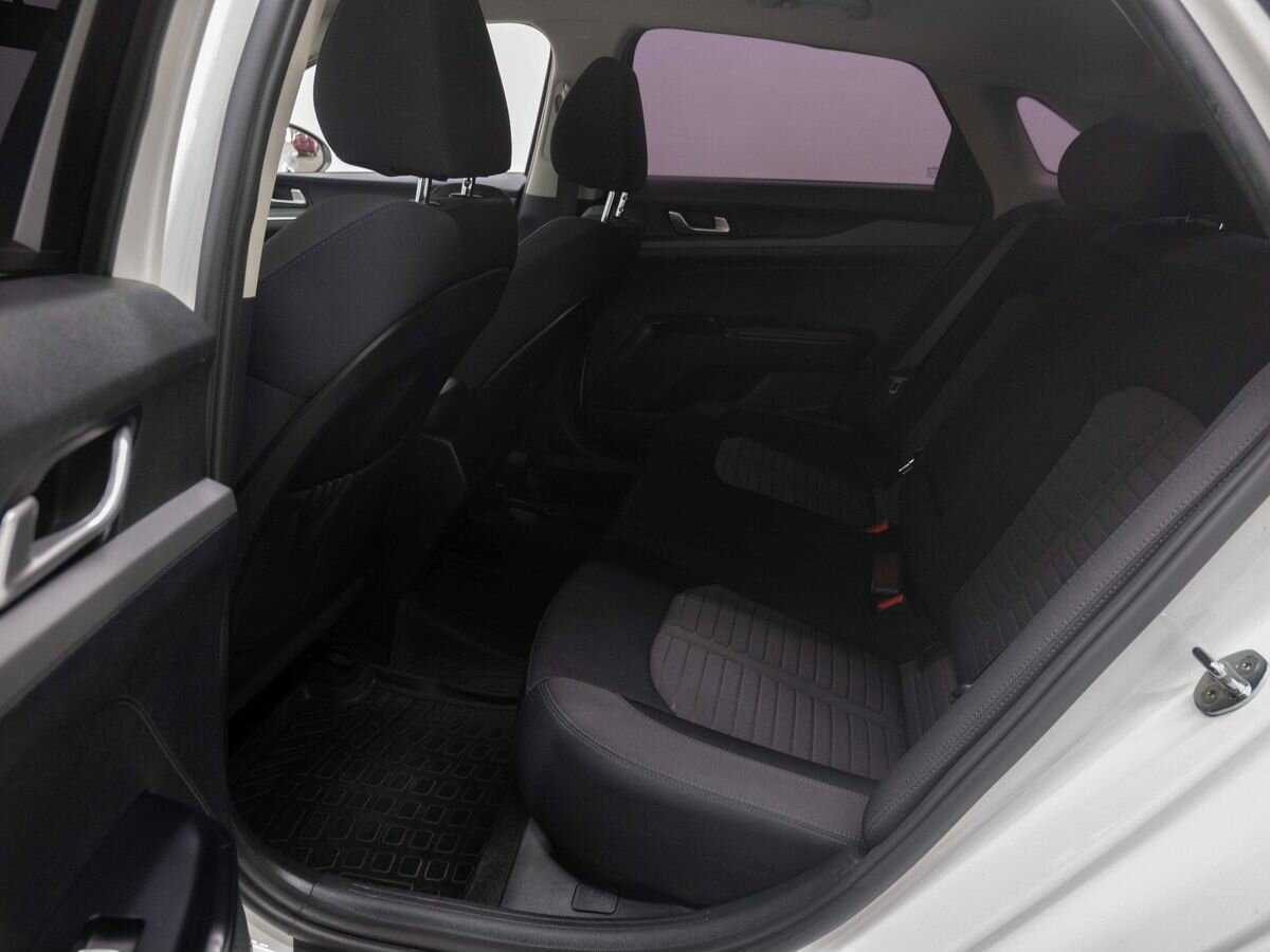 Kia K5 2021 года с пробегом. Фото: #10