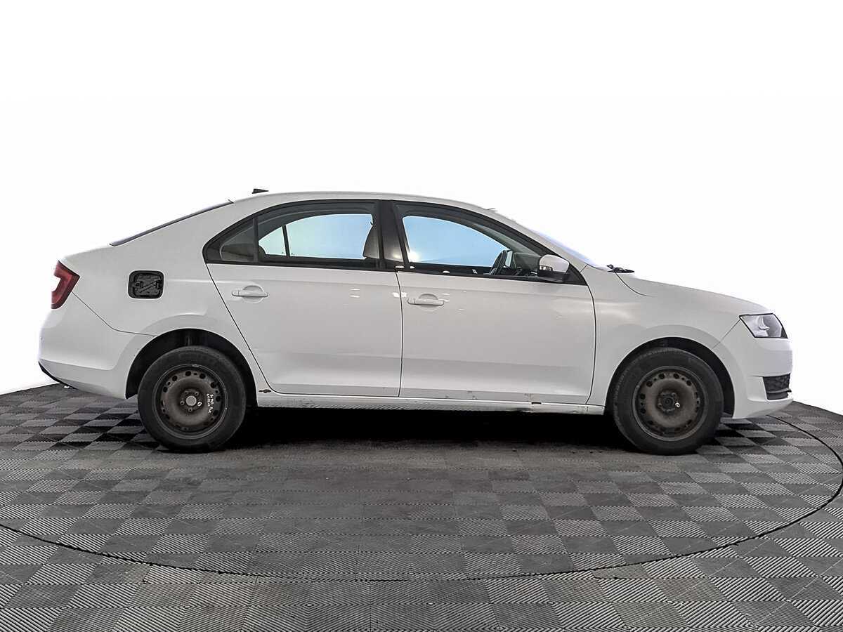 Skoda Rapid 2019 года с пробегом. Фото: #3