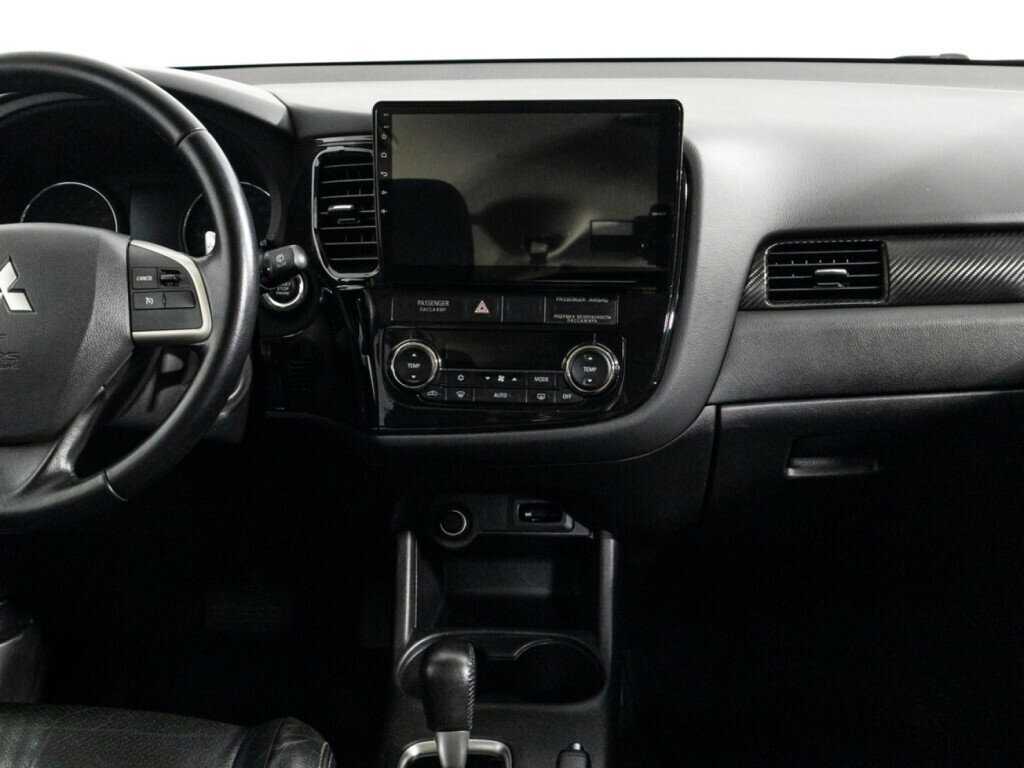 Mitsubishi Outlander 2012 года с пробегом. Фото: #13
