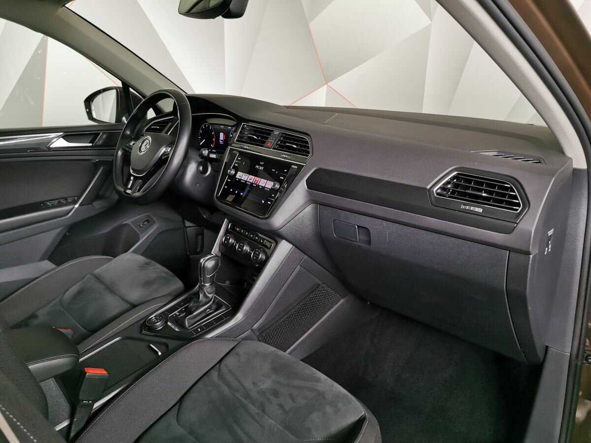 Volkswagen Tiguan 2018 года с пробегом. Фото: #8