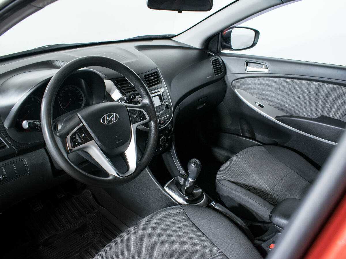 Hyundai Solaris 2012 года с пробегом. Фото: #12