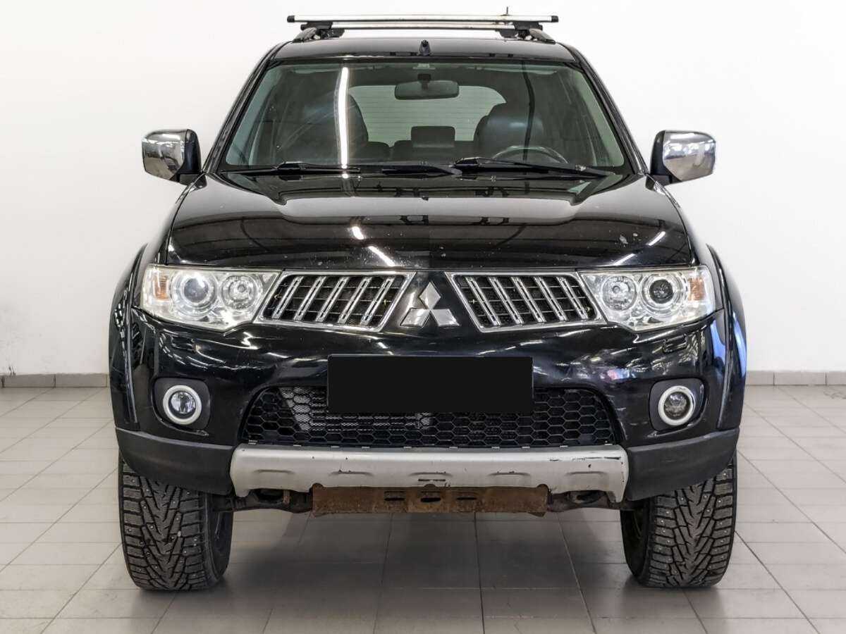 Mitsubishi Pajero Sport 2012 года с пробегом. Фото: #1