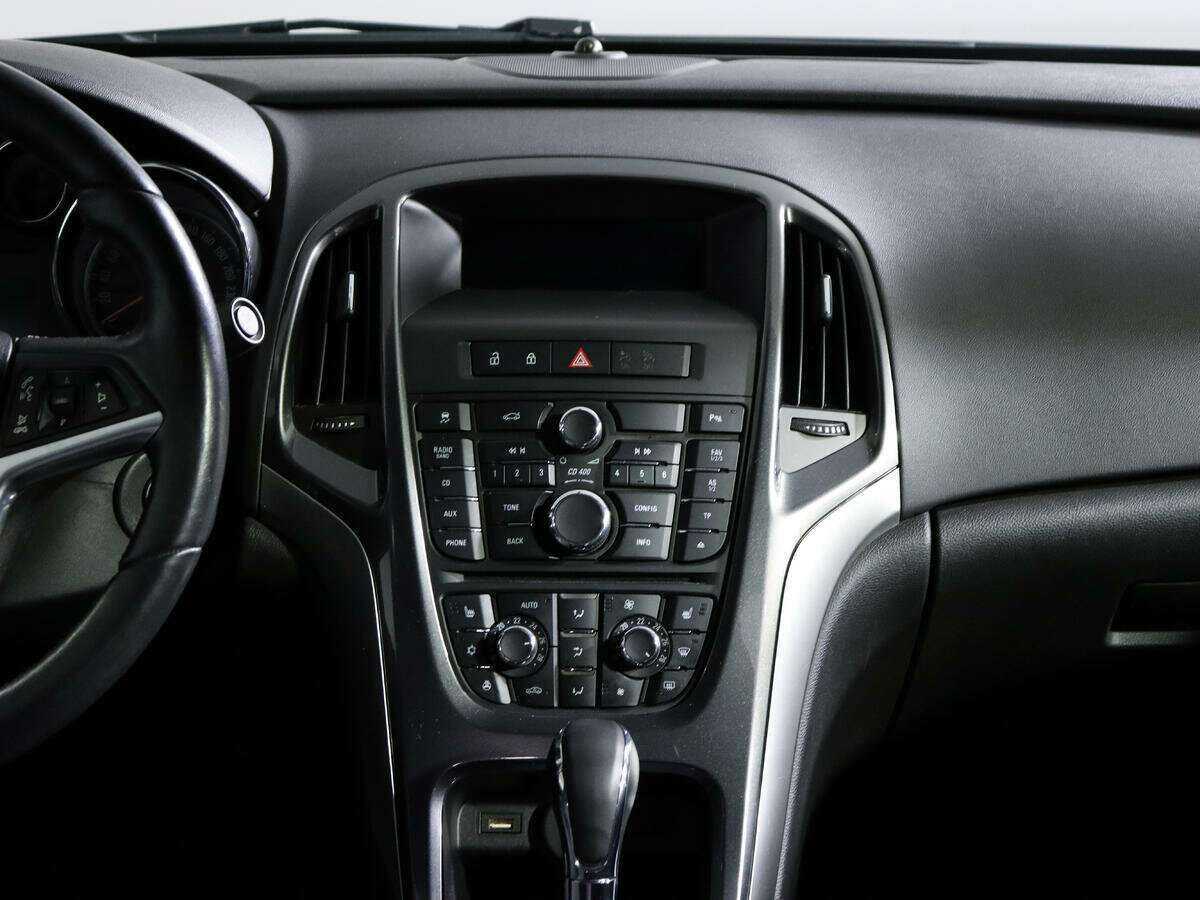 Opel Astra 2013 года с пробегом. Фото: #12