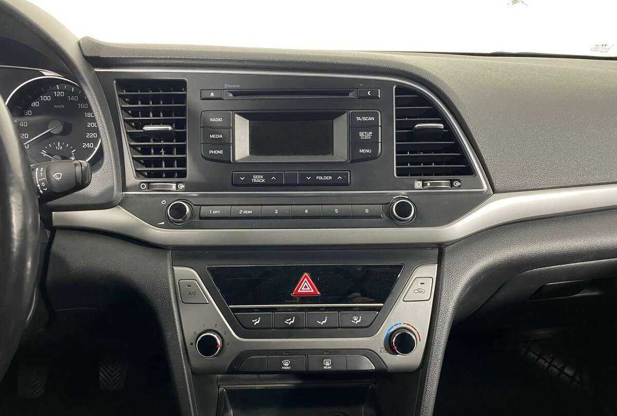 Hyundai Elantra 2017 года с пробегом. Фото: #10