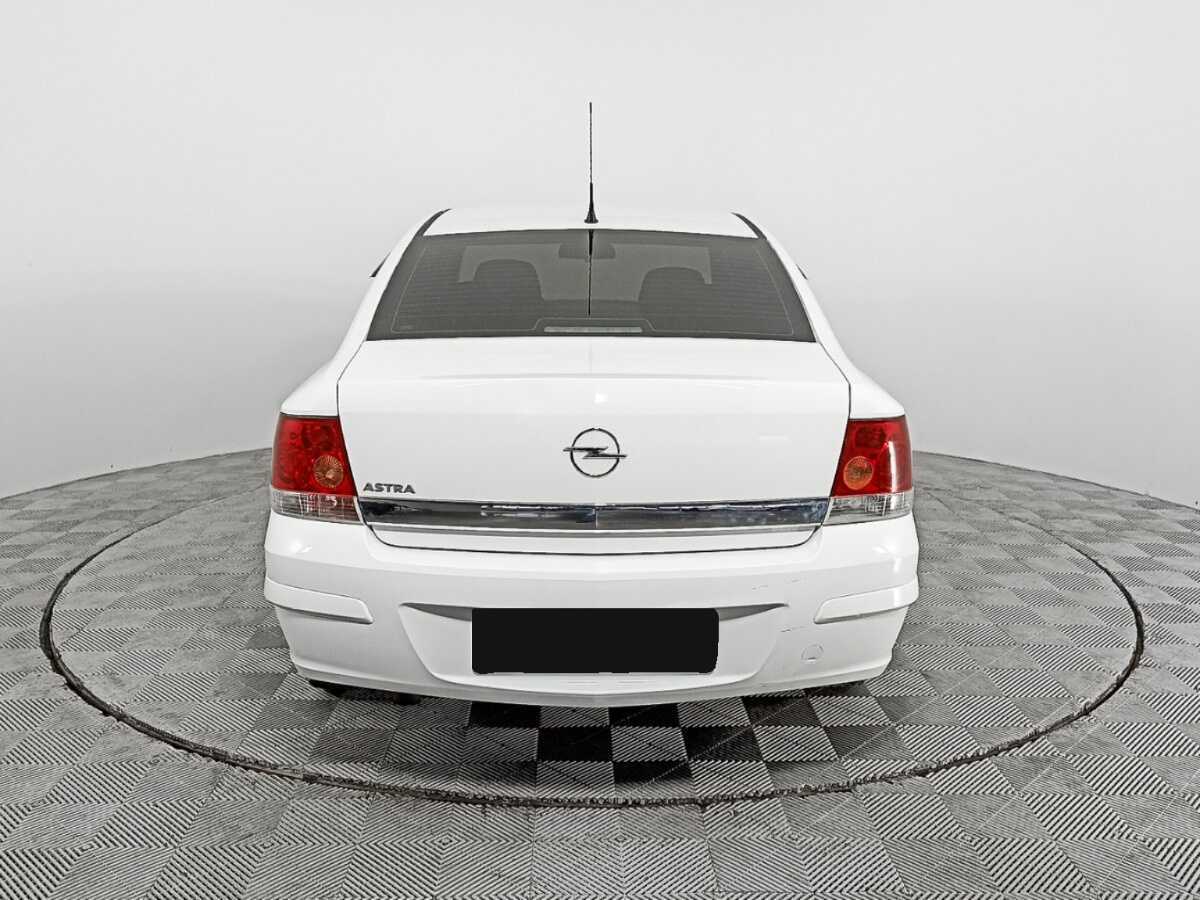 Opel Astra 2013 года с пробегом. Фото: #5