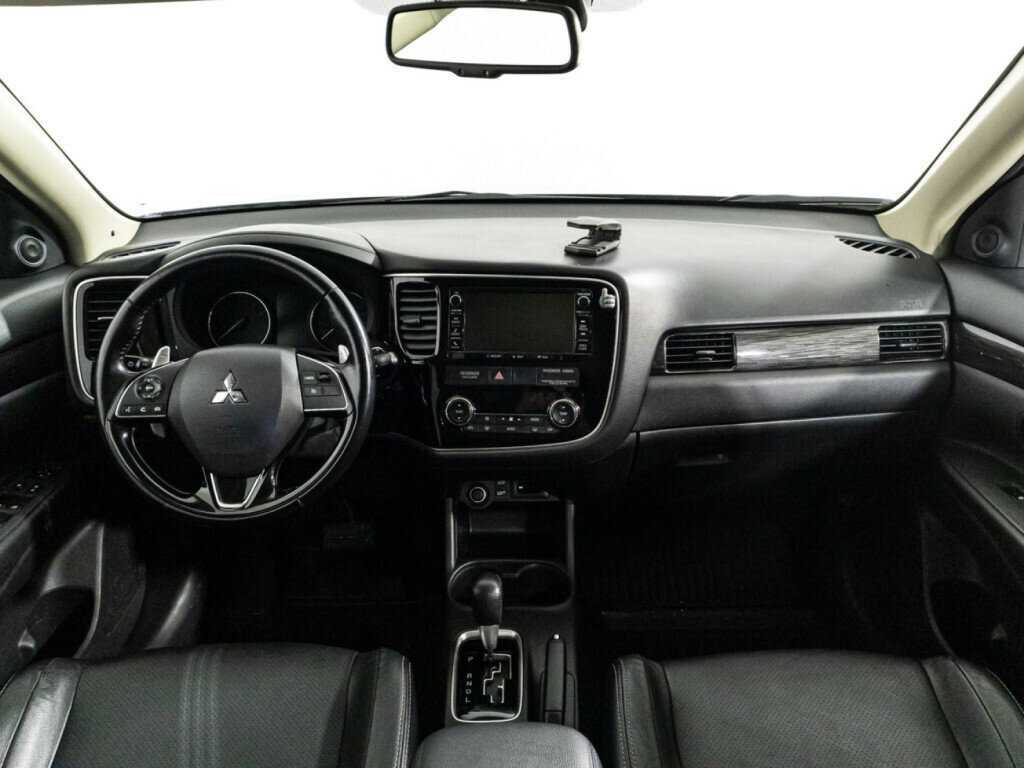 Mitsubishi Outlander 2016 года с пробегом. Фото: #12