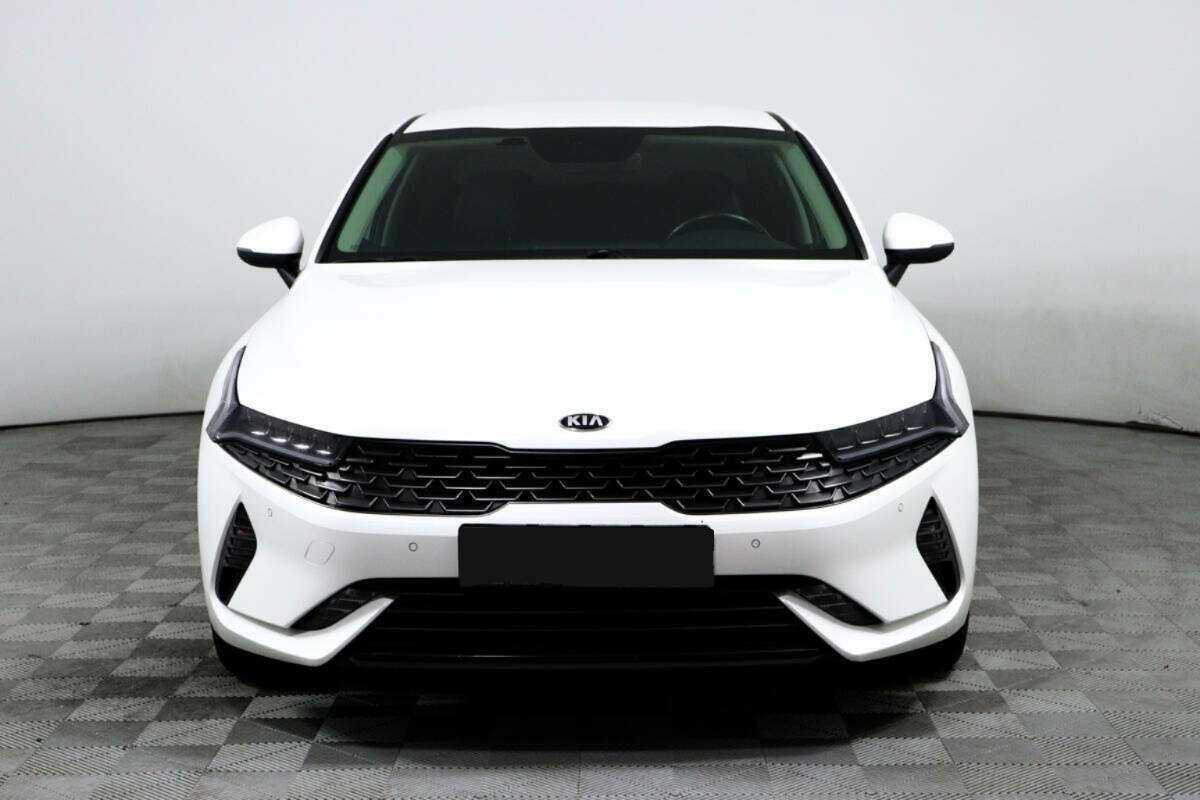 Kia K5 2021 года с пробегом. Фото: #1