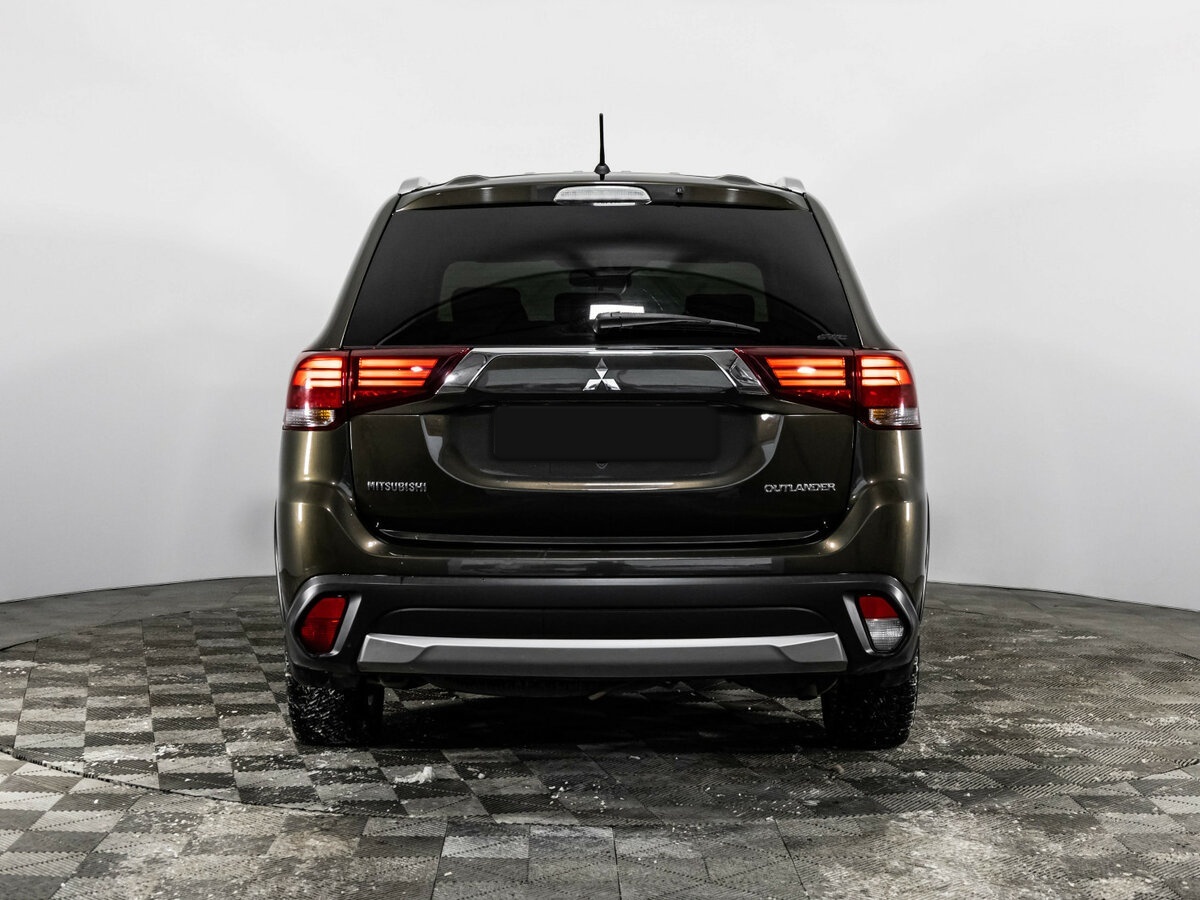 Mitsubishi Outlander 2015 года с пробегом. Фото: #4