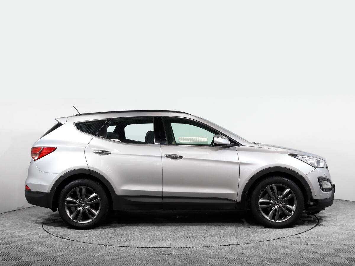 Hyundai Santa Fe 2012 года с пробегом. Фото: #2