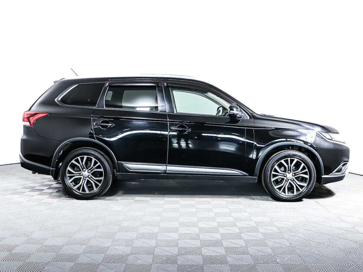 Mitsubishi Outlander 2015 года с пробегом. Фото: #3